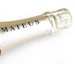 Custom sparkling wine foil